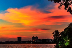 Cảm tác bên hồ Thiền Quang