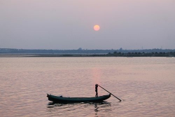 Dòng sông và khoảng trời