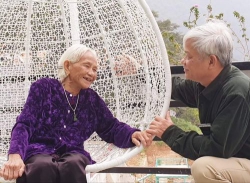 Ta về với mẹ ta thôi