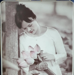 Có một áo dài nhớ Huế