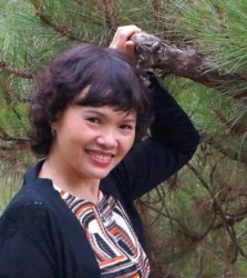 Khe khẽ tháng giêng