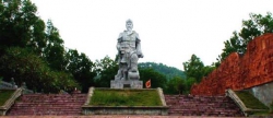 Tượng đài Trần Hưng Đạo - Một công trình văn hóa lớn