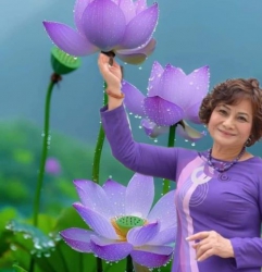 Yêu mỗi tuổi đời