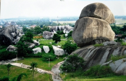 Đá Ba Chồng