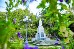 Viếng mộ Hàn Mặc Tử